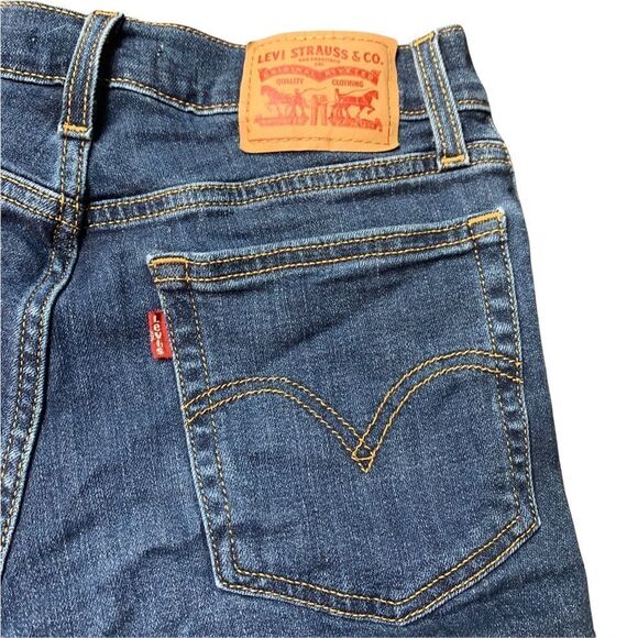 Levi’s Hi Rise Short Cut Off Shorts - Picture 5 of 8